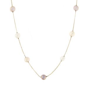 Collana con perle d’acqua dolce in oro giallo 18 kt 750/1000 maglia veneta con 10 perle d'acqua dolce di varie gradazioni: bianco, avorio, rosa e viola, dimensione perle 8.5-9 mm. Marca NIMEI, made in Italy.